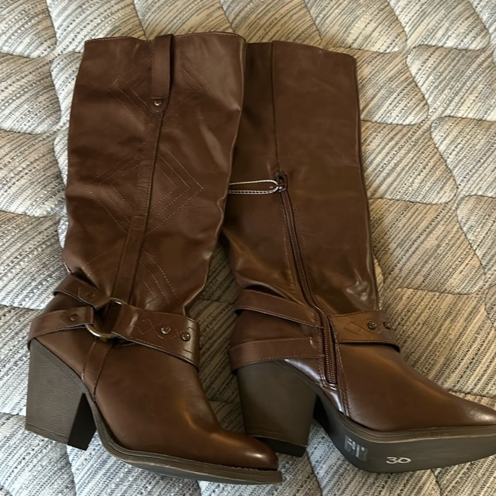 Orlin women boots brown size 7 new